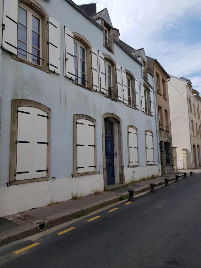 Duplex F3 hypercentre Cherbourg près du port Extérieur photo